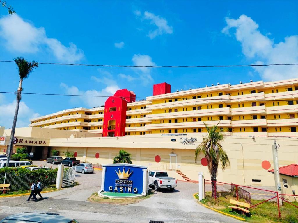 Ramada By Wyndham Princess Cidade de Belize Exterior foto