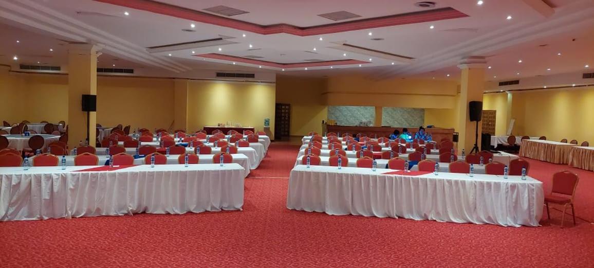 Ramada By Wyndham Princess Cidade de Belize Exterior foto